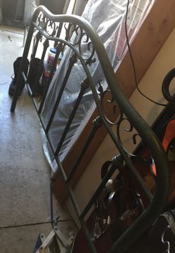 Head board for queen mattress