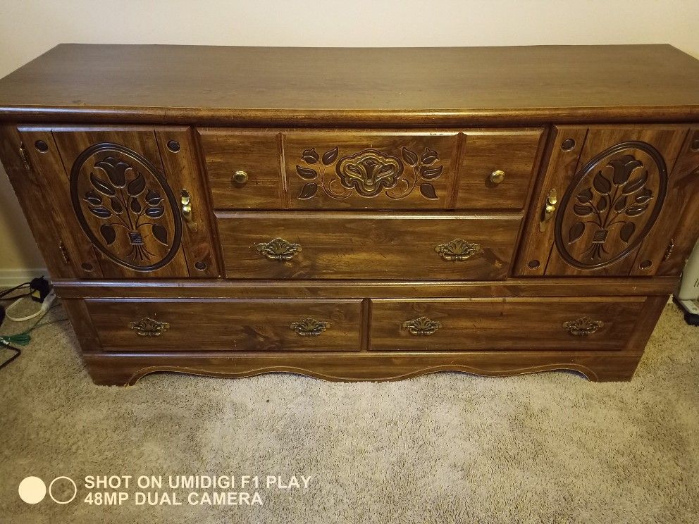 Loboy Dresser with Mirror