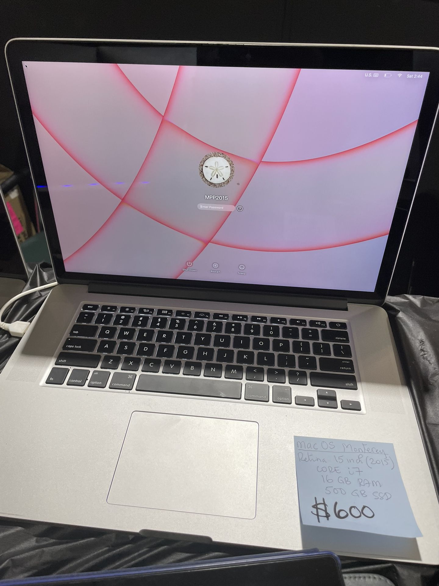Mac OS Monterey MacBook
