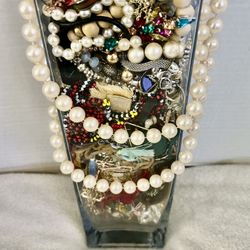 Super Jewelry Jar Mystery 