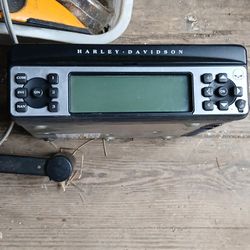 06 Road King  HD radio