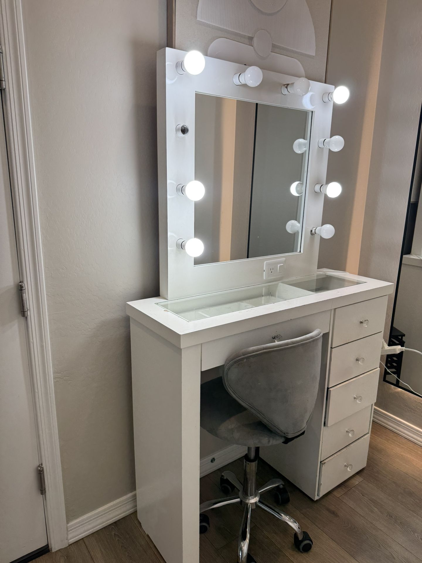 Vanity Mirror Desk & Chair