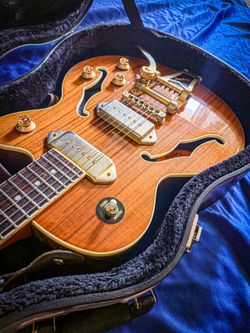 RARE RARE Limited Edition Wildkat Koa With Hard Shell Case by gibson electric guitar 6 string Bigsby