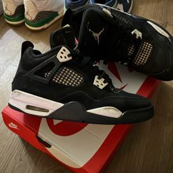 Jordan 4’s Thunder 