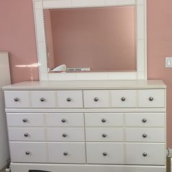6 Piece White Bedroom Furniture Set