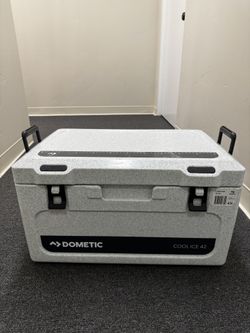 Dometic 43L True Seal Cooler