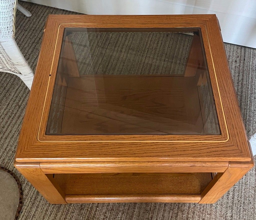 (1) End Table - Vintage Wood & Glass