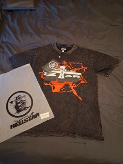 Hellstar t-shirt small, medium