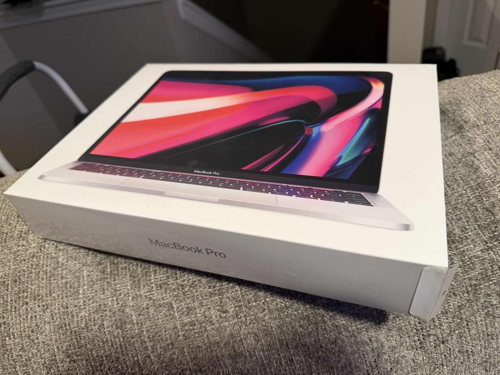 Apple MacBook Pro Laptop with M2 chip: 13,3-inch, 8GB RAM, 256GB SSD Storage, Silver