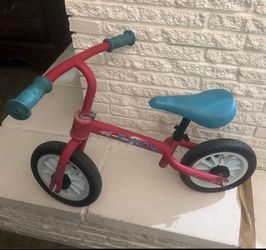Toddler Balance Bike LIGHT WEIGHT No Pedal First Bike for Ages 18 Months to 4 Years - Maintenance-Free 10" Tires - Adjustable Seat - Madd Gear My 1st
