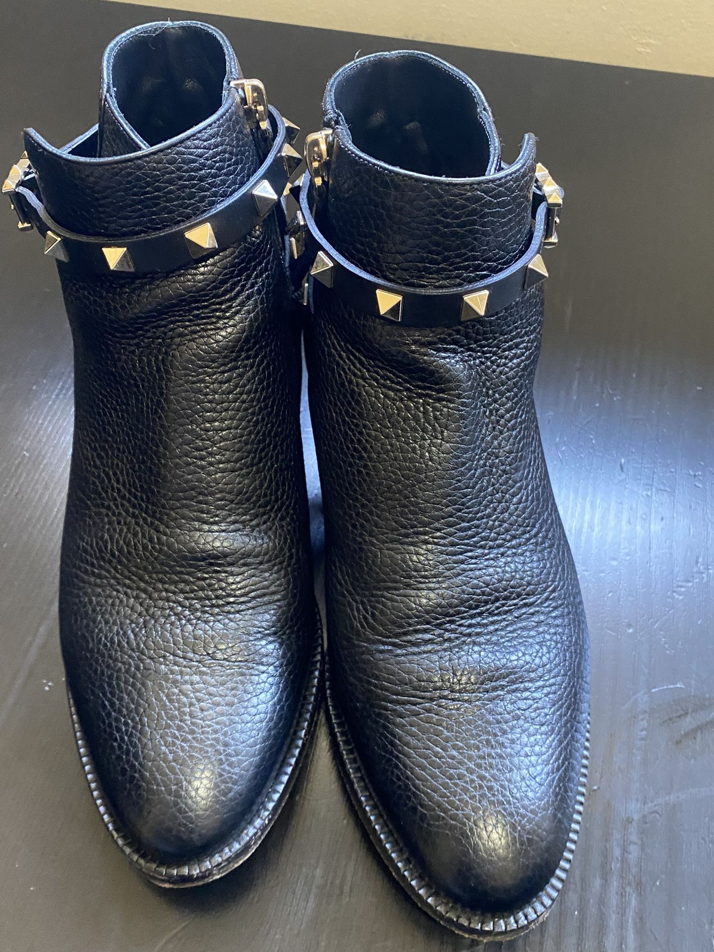 Valentino GRAVANI Rockstud Accents Leather ankle Boots