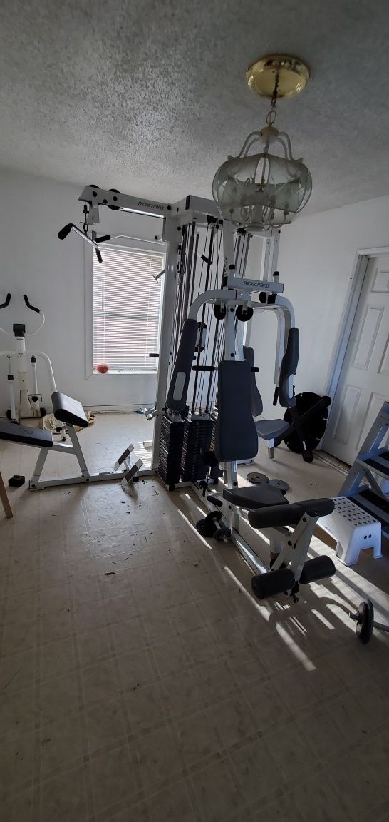Complete gym taking offers