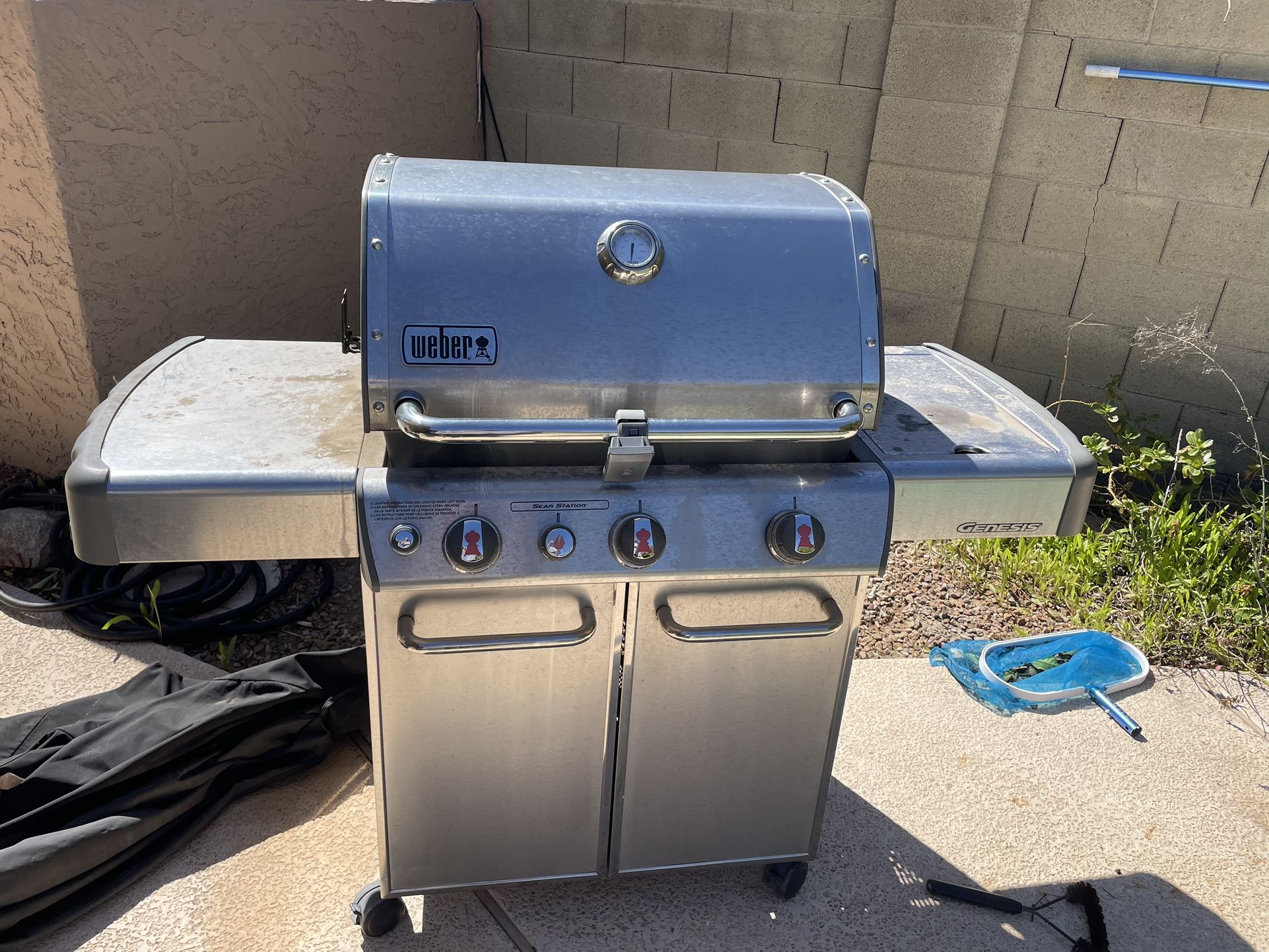 er 3 Burner Grill With Searing Station And Side Burner. Comes With