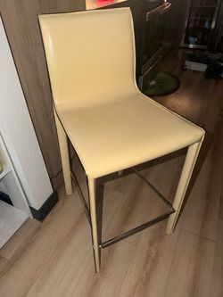 3 white bar stools (+1 for free)