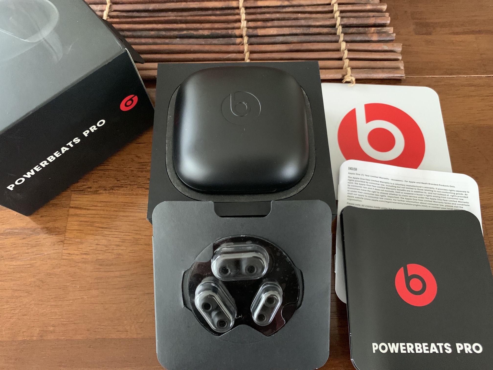 Like New POWERBEATS PRO Charging case Only