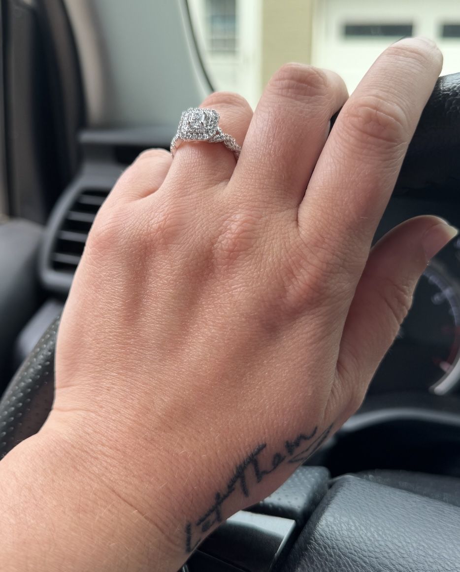 Vera Wang WISH Diamond Engagement Ring