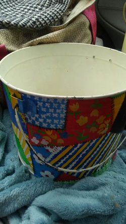 Patchwork quilt bucket