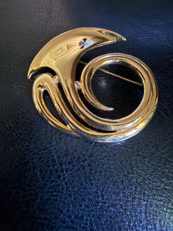 Vintage Brooch, Elegant Gold Tone Pin