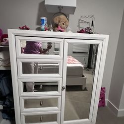 White Queen Bedroom Set