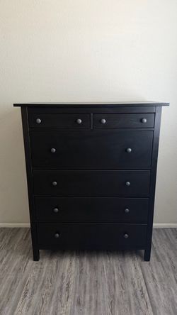 Chest of drawers