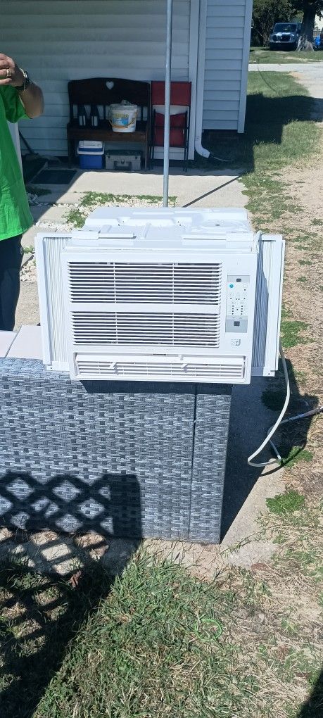 Brand New Ac Unit With Heat