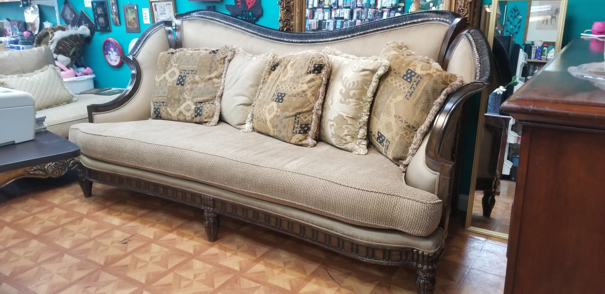 Montecarlo Hand Carve Solid Wood Traditional Formal Sofa