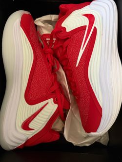 basketball shoes, red and white size 9 in women or 7 1/2 in men Giannis Freak 7 basketball shoes, red and white size 9 in women or 7 1/2 in men