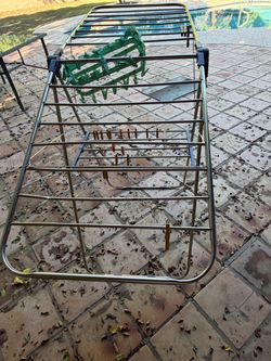 Folding-collapsing indoor/outdoor laundry rack