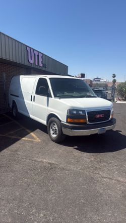Cargo Van with extractor/ Carpet cleaner