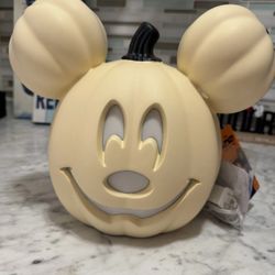 Disney 2025 Mickey Mouse 10” Pumpkin Light Up Halloween Mold Brand New