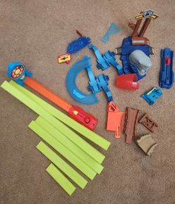 Random car track parts