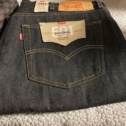 BRAND NEW LEVIS 501