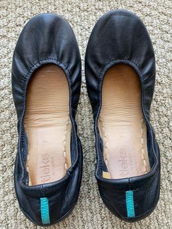 Like New Tieks Ballet Flats In Classic matte Black