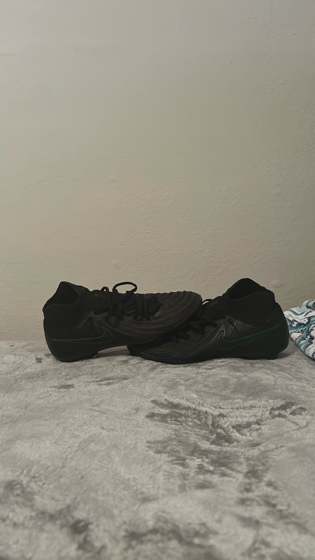 Nike Men’s Elite Phantom Luna 2 Elite FG Size 10