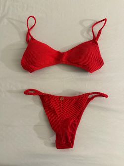 Vix Paula Hermanny - red bikini
