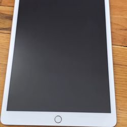 iPad (8th Generation; 32GB) Rose Gold; Excellent Condition. Minimally Used