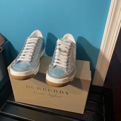 Low Top Burberry Sneakers