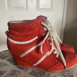 Womens Wedge Sneaker Size 9