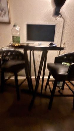 Wood bar table and wood faux tuft chairs set