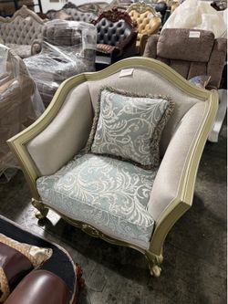 Accent chair new