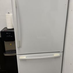 Amana Refrigerator/ Freezer 