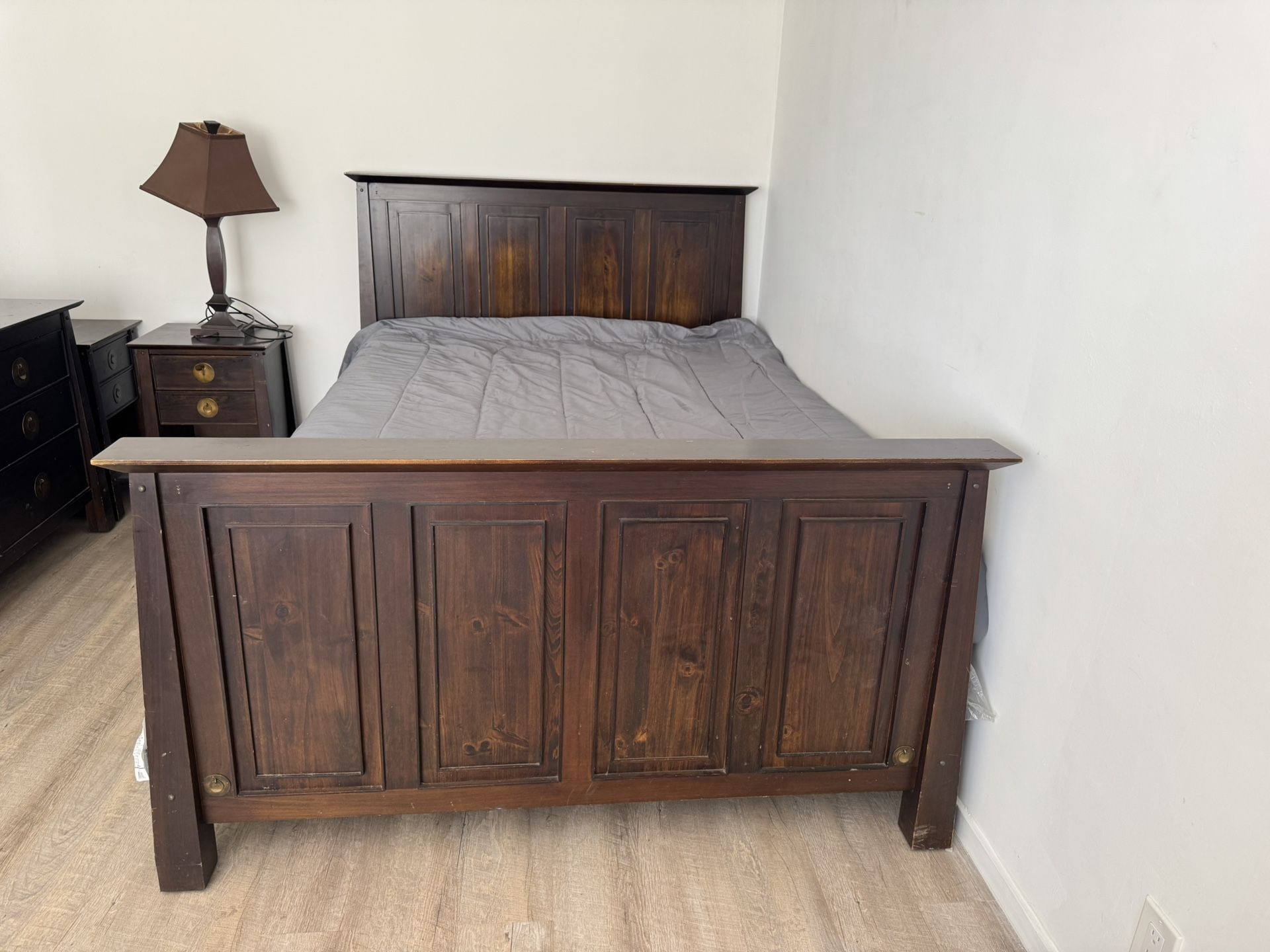 Bedroom Set Queen Size