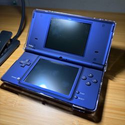 Nintendo Dsi Matte Blue 16gb SD card