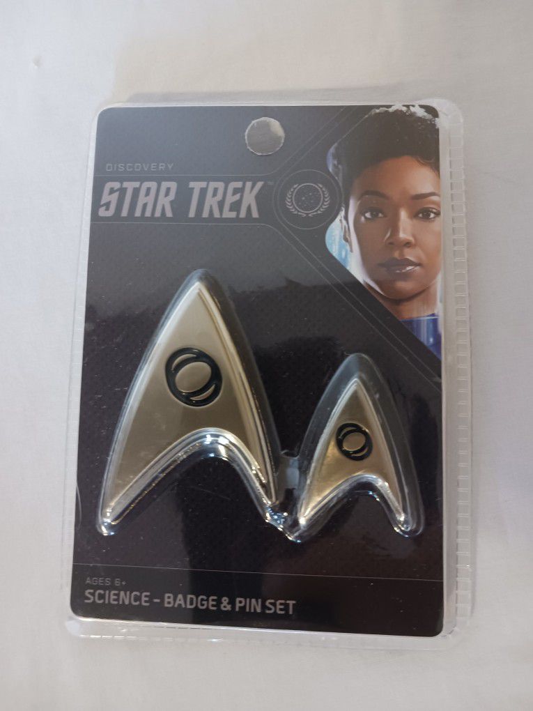 Metal Star Trek badge and pin