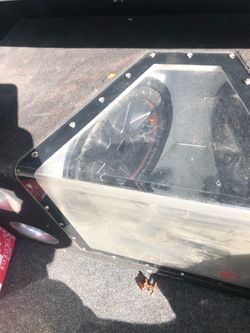 KICKER SPEAKERS IN A SUBWOOFER BOX