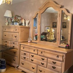 Solid Wood Light Bedroom Set 4 Pieces queen Headboard Not Shown