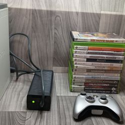 Xbox 360 With 12 Games And A Xbox 360 Chrome Controller Works Excellent!! 