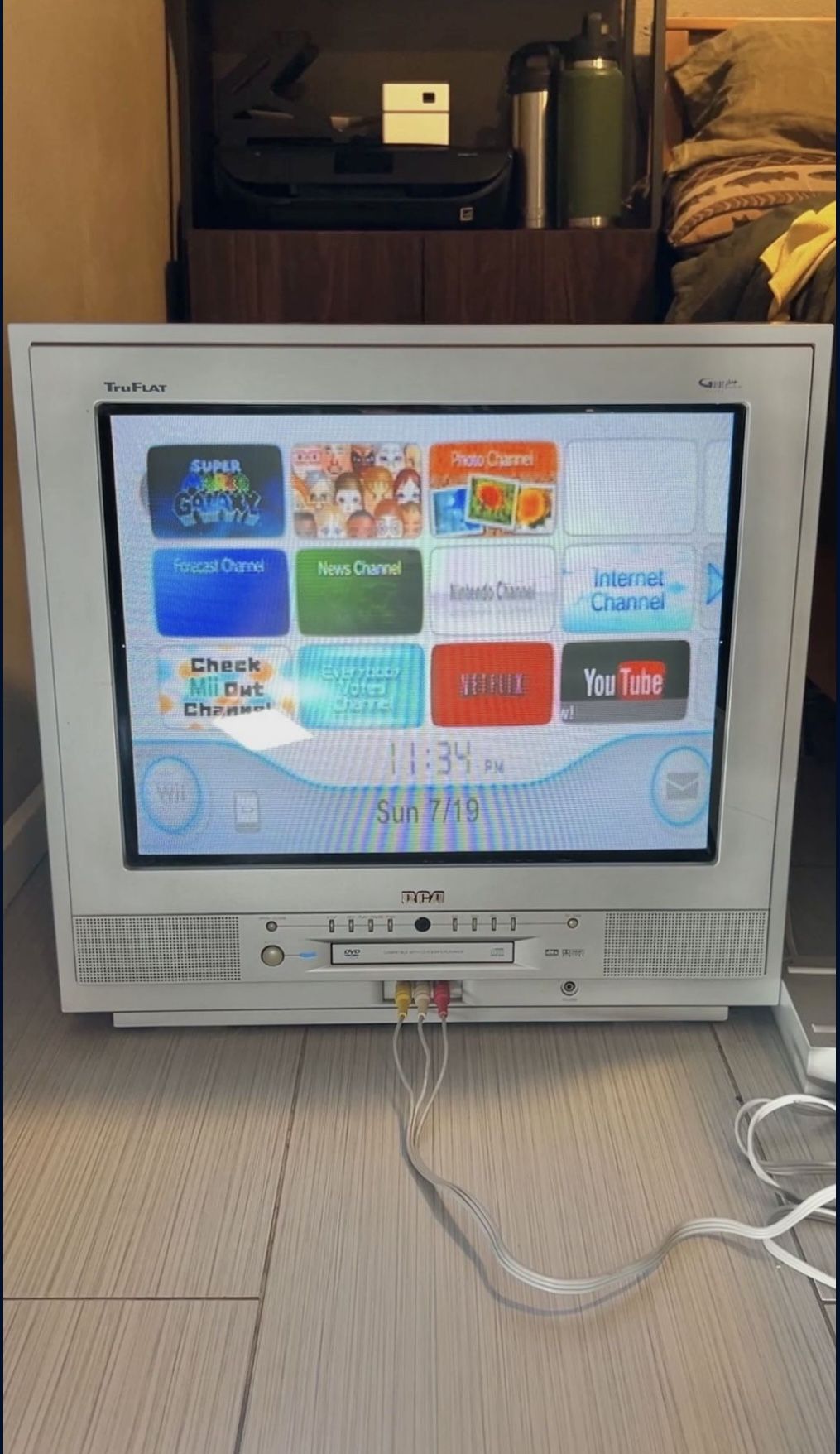 Vintage RCA 20” TruFlat CRT TV Television