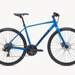 Large Giant Hybrid Road Bike. 