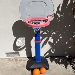 Little Tikes Adjustable Kids Basketball Hoop + 3 Mini Basketballs